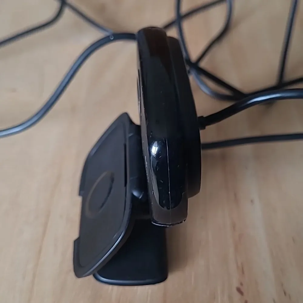 Logitech Hd720P Webcam Built In Microphone Usb cord connected